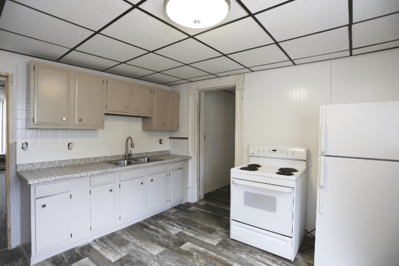 Bessemer Apartment: 411 E Longyear St