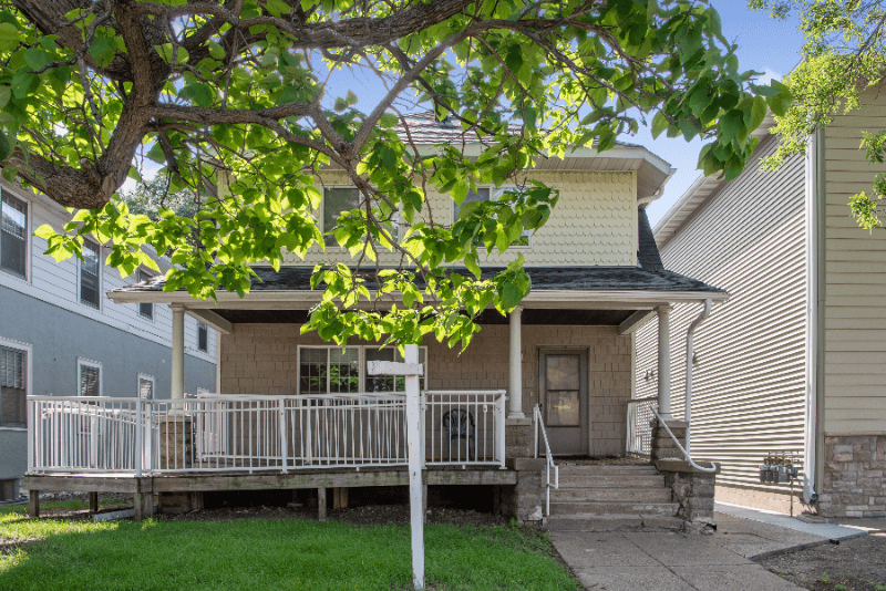 Saint Paul Multiplex: 619 - 625 Snelling Ave. North