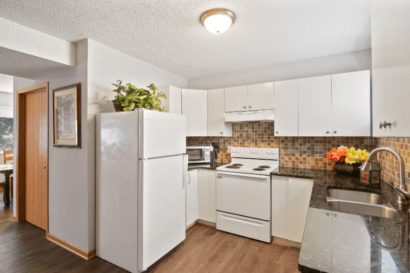 Saint Paul Multiplex: 619 - 625 Snelling Ave. North