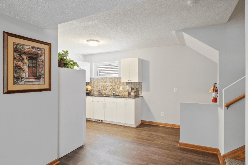 Saint Paul Multiplex: 619 - 625 Snelling Ave. North