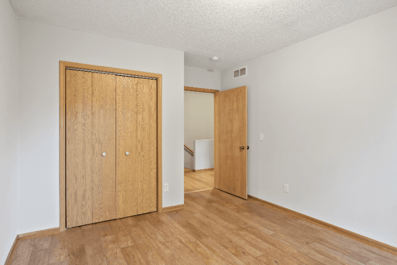 Saint Paul Multiplex: 619 - 625 Snelling Ave. North