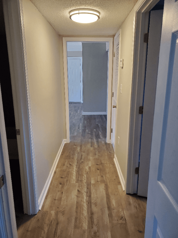 Columbia Condo: 601 Riverhill Circle