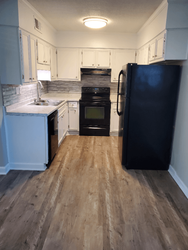 Columbia Condo: 601 Riverhill Circle