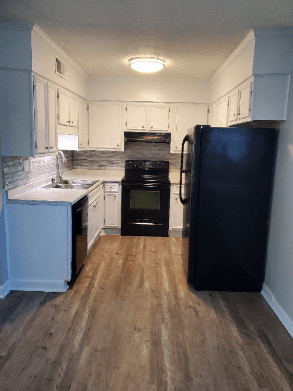 Columbia Condo: 601 Riverhill Circle