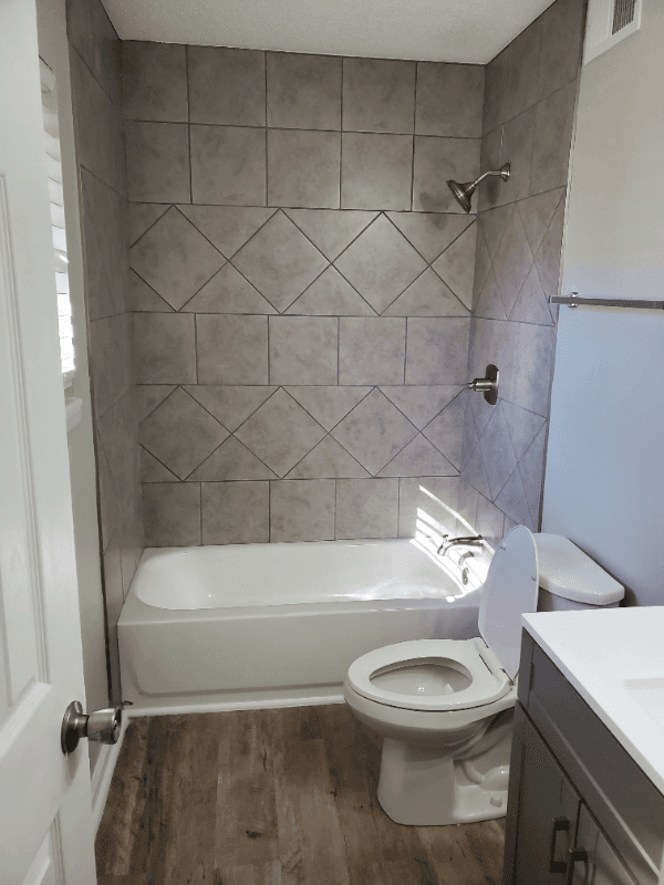 Columbia Condo: 601 Riverhill Circle