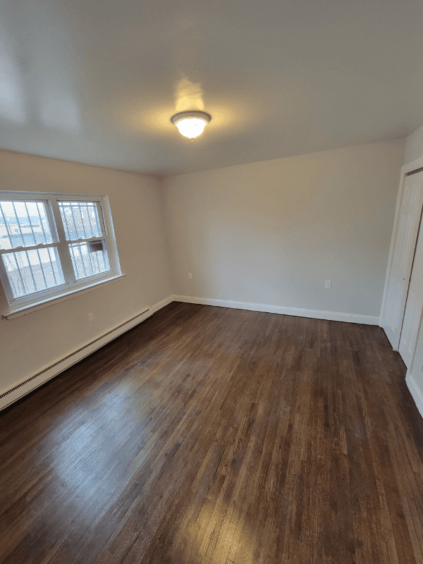 Orange Apartment: 125 william st