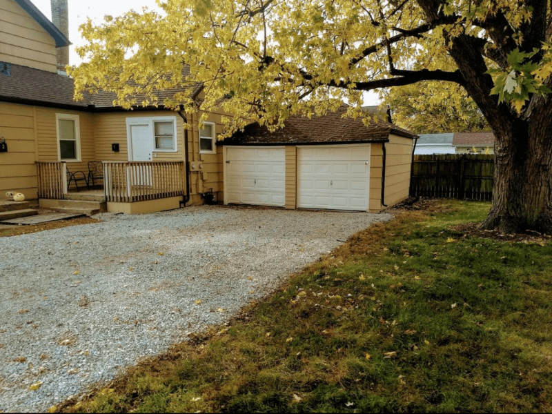 Mishawaka Apartment: 136 E Lawrence St