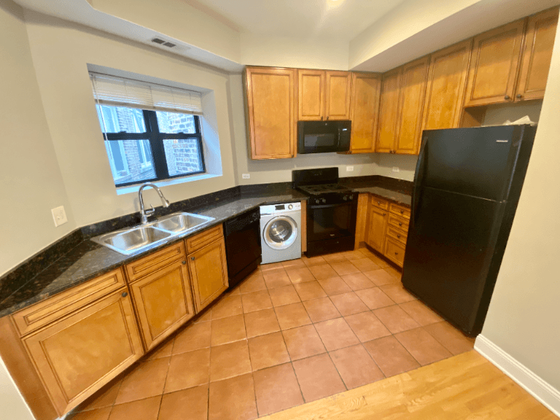 Chicago Apartment: 6557 S Minerva Ave