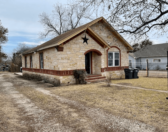 Waco House: 2608 Bosque Blvd
