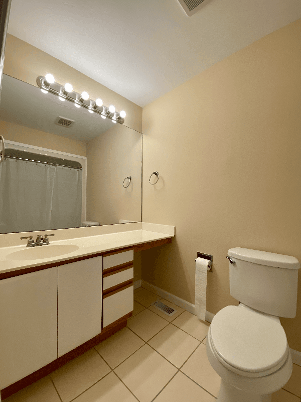 Wilmington Townhome: 6211 Wrightsville Ave