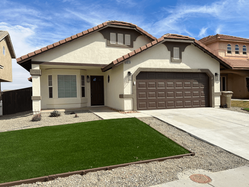 Hesperia House: 9219 Canyon View Ave