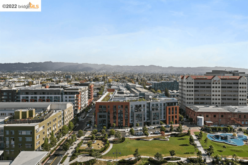 Emeryville Condo: 6363 Christie Ave