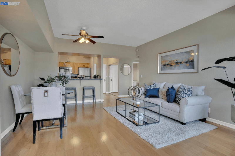 Emeryville Condo: 6363 Christie Ave