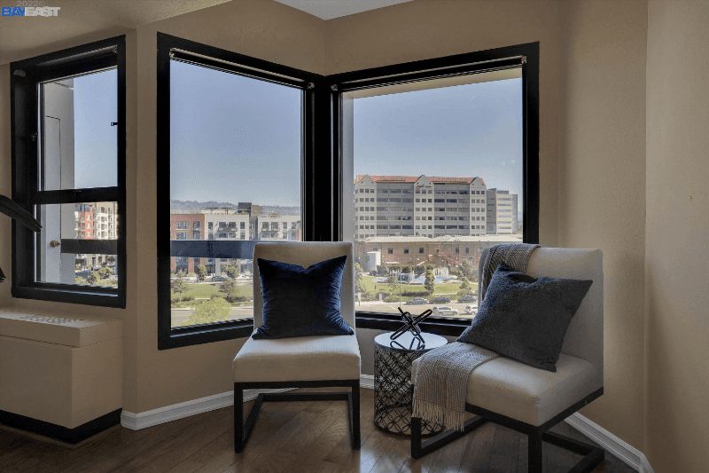 Emeryville Condo: 6363 Christie Ave