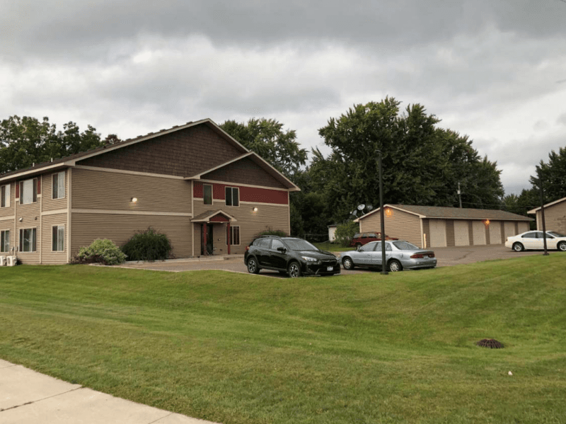 Cambridge Apartment: 355 Horseshoe Dr