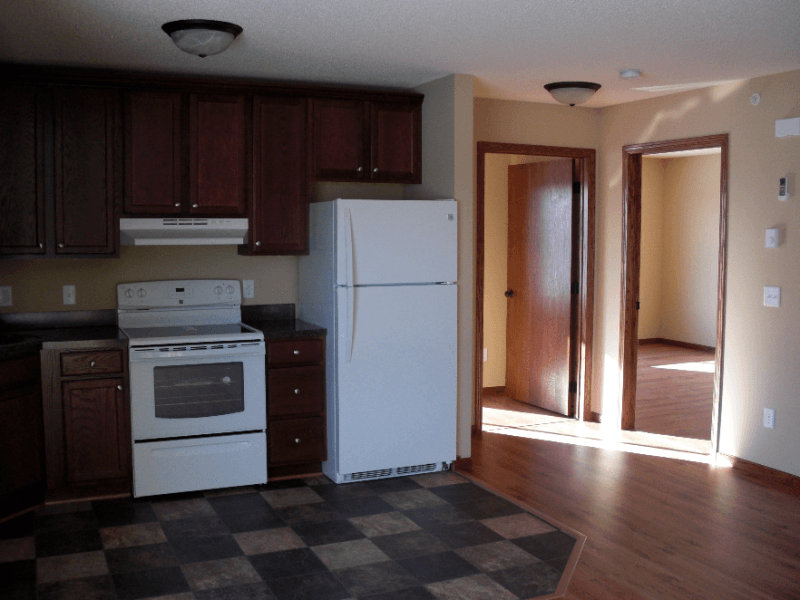 Cambridge Apartment: 355 Horseshoe Dr