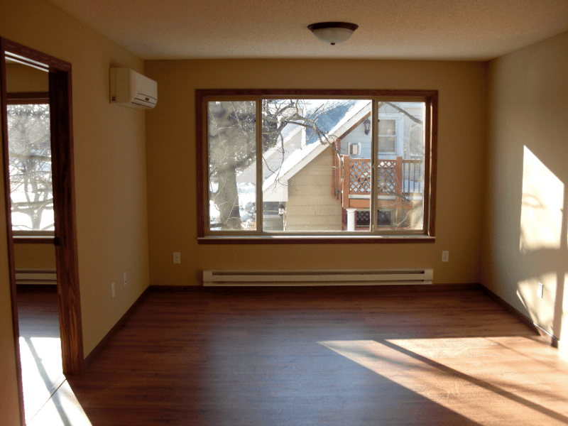 Cambridge Apartment: 355 Horseshoe Dr