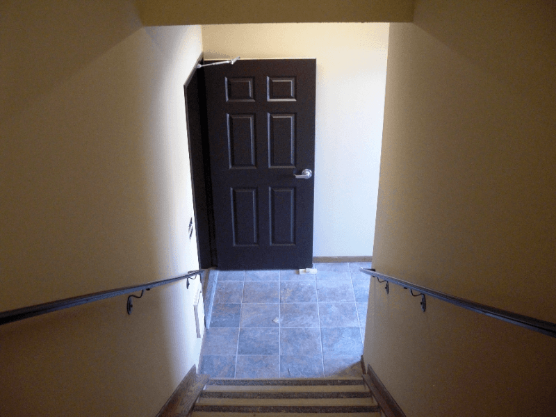 Cambridge Apartment: 355 Horseshoe Dr