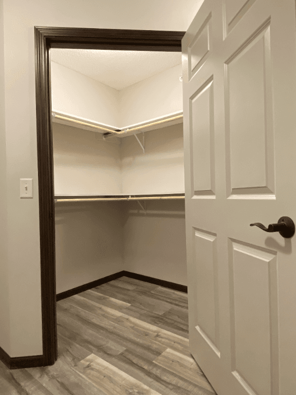 Cambridge Townhome: 2200 4th Ln SE