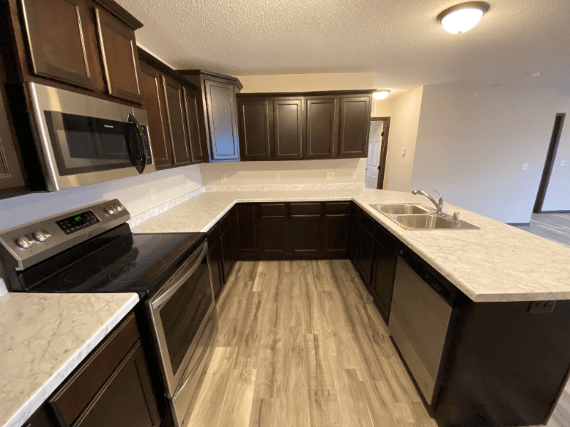 Cambridge Townhome: 2200 4th Ln SE