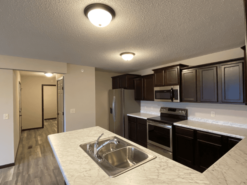 Cambridge Townhome: 2200 4th Ln SE
