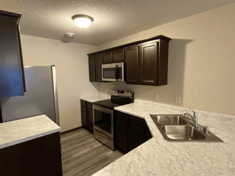 Cambridge Townhome: 2100 4th Ln SE, Cambridge MN