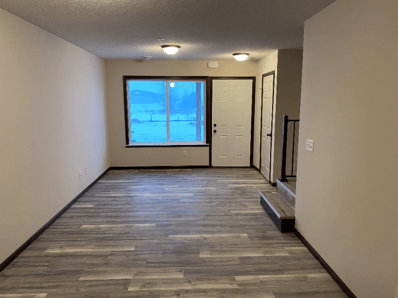Cambridge Townhome: 2100 4th Ln SE, Cambridge MN