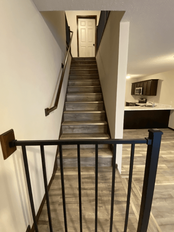 Cambridge Townhome: 2100 4th Ln SE, Cambridge MN