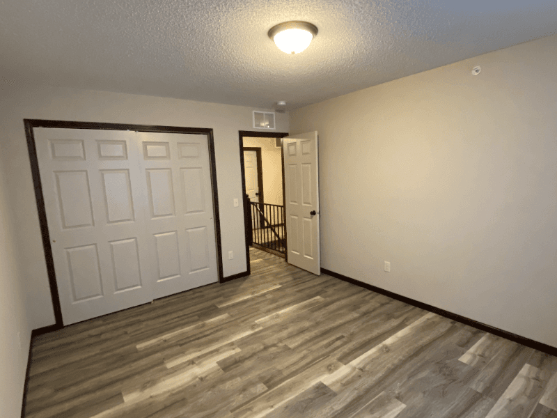Cambridge Townhome: 2100 4th Ln SE, Cambridge MN