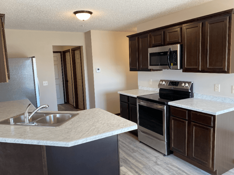 Cambridge Townhome: 2020 4th Ln SE