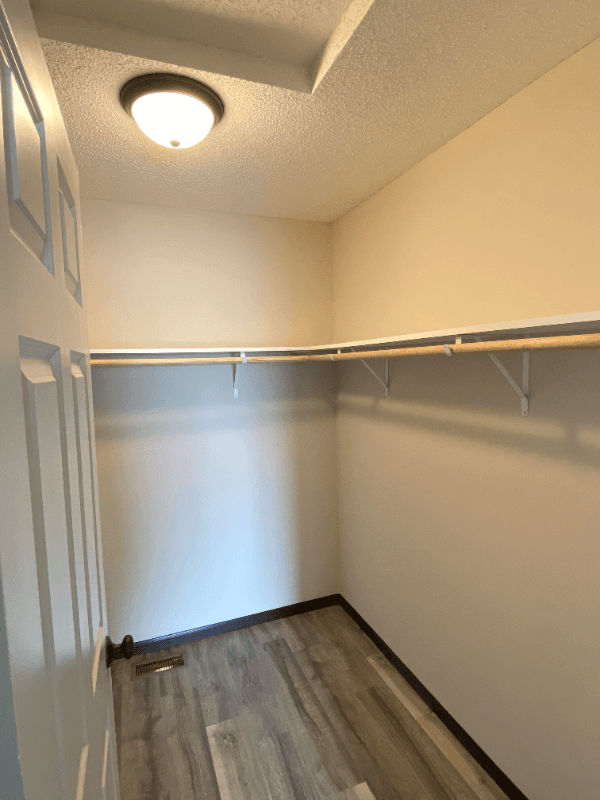 Cambridge Townhome: 2020 4th Ln SE