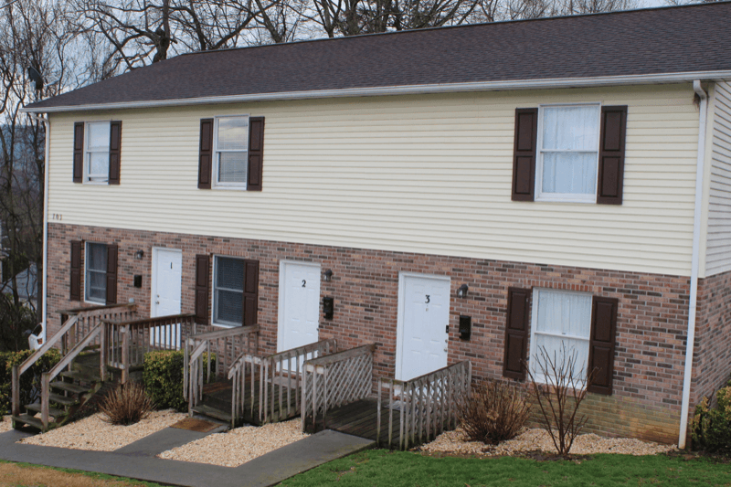 Johnson City House: 703 Fall St