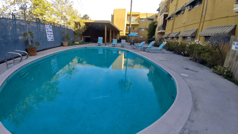 North Hollywood Apartment: 6131 Coldwater Canyon Ave
