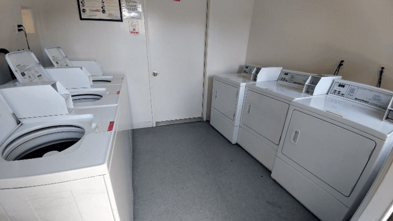 North Hollywood Apartment: 6131 Coldwater Canyon Ave