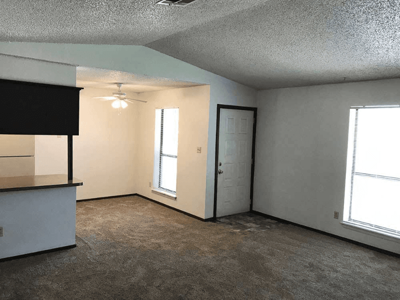 Noble Multiplex: 1019 Aspen Cir