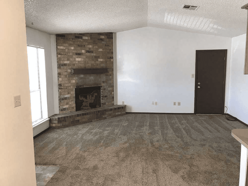 Noble Multiplex: 1019 Aspen Cir