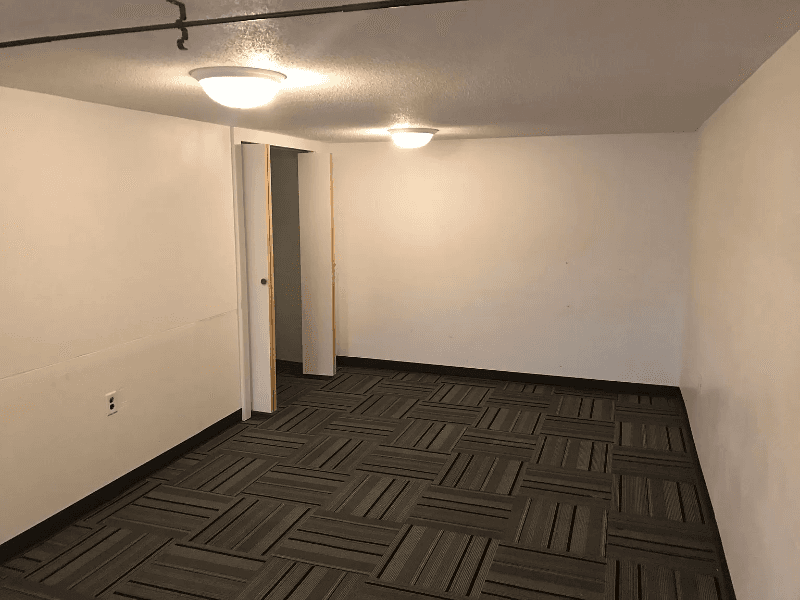 Hospers House: 303 Locust St