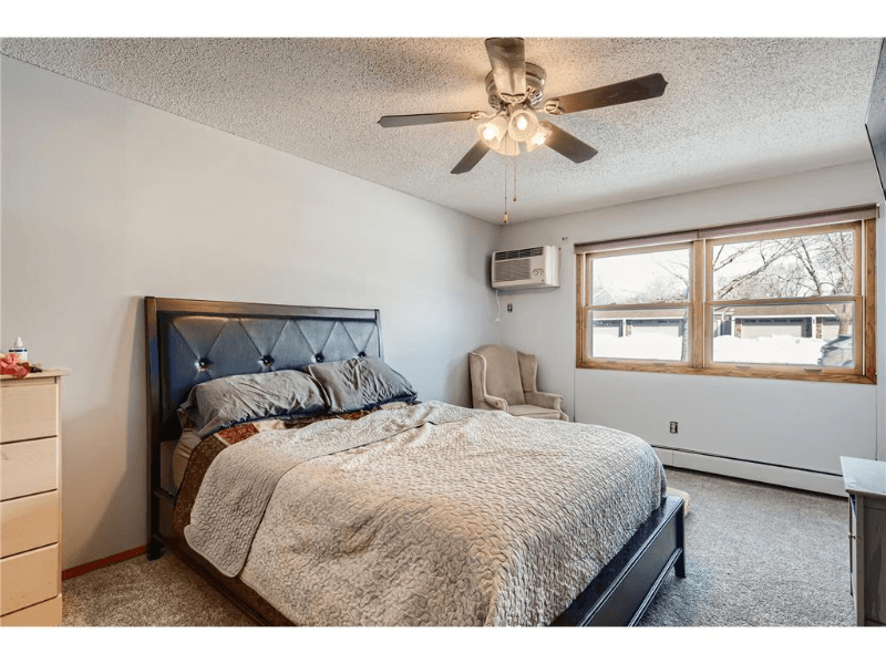 Roseville Condo: 2720 Dale St N