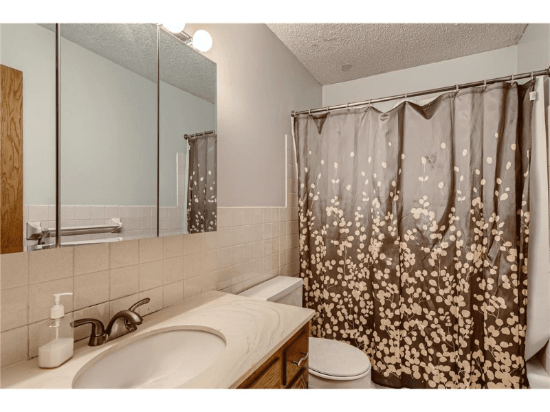 Roseville Condo: 2720 Dale St N