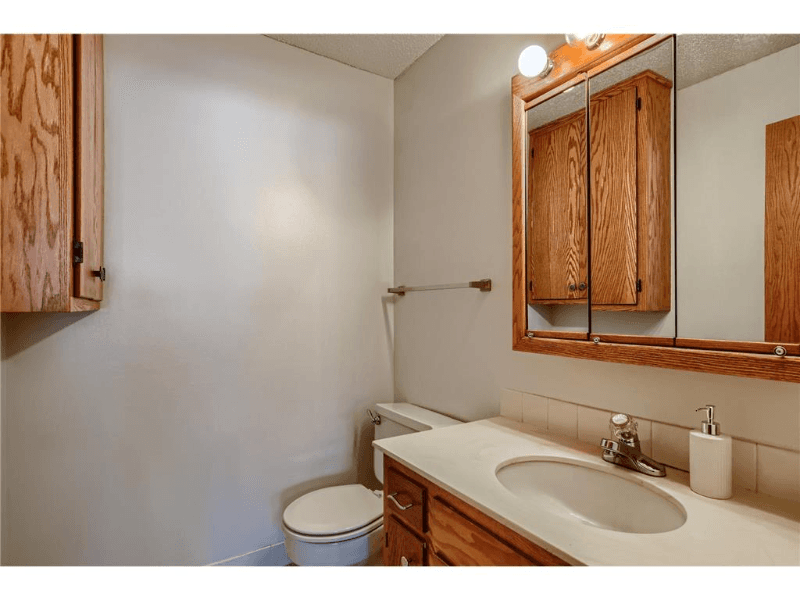 Roseville Condo: 2720 Dale St N