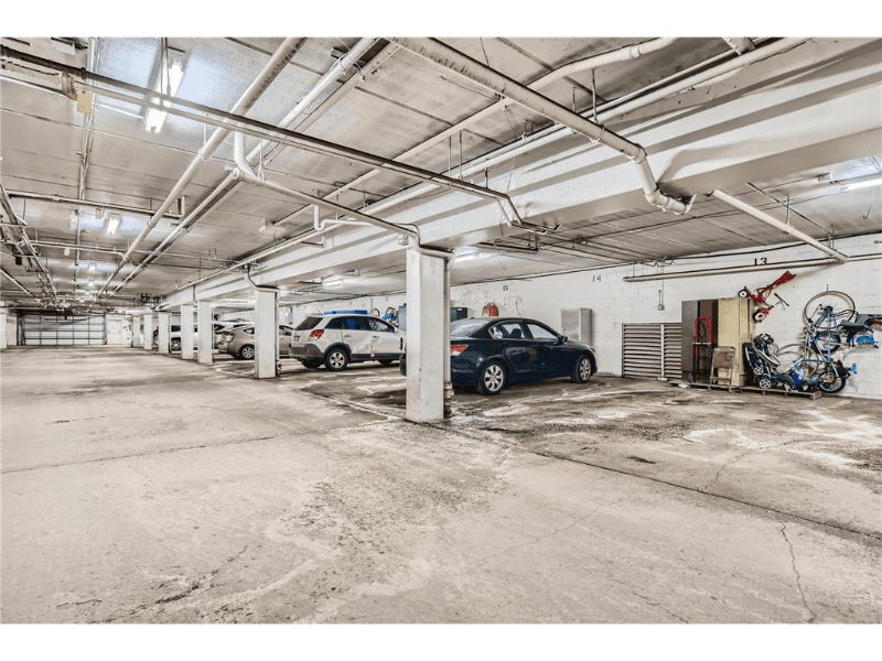 Roseville Condo: 2720 Dale St N