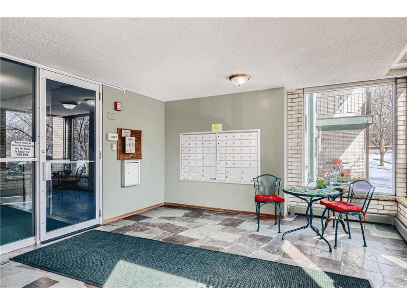 Roseville Condo: 2720 Dale St N
