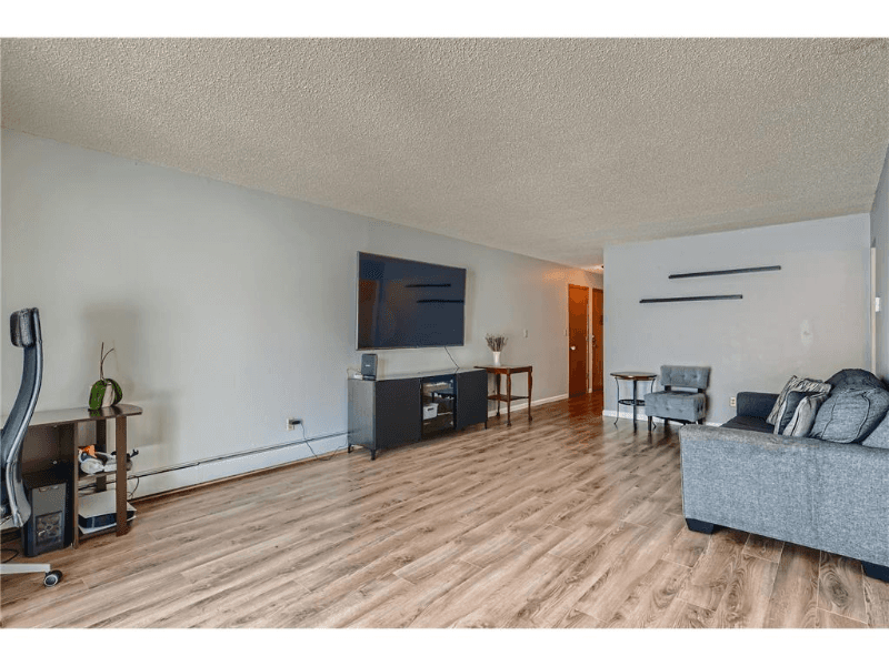 Roseville Condo: 2720 Dale St N