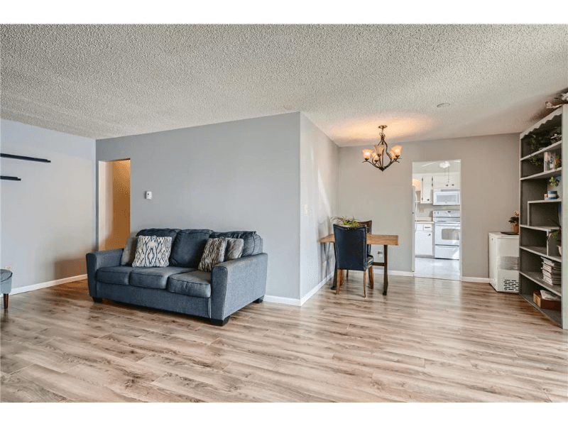Roseville Condo: 2720 Dale St N