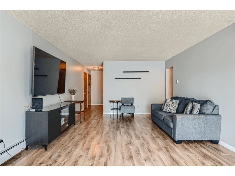Roseville Condo: 2720 Dale St N