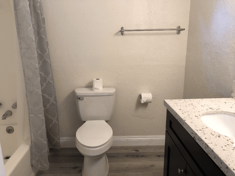 Crestline House: 22822 Azalia Ln