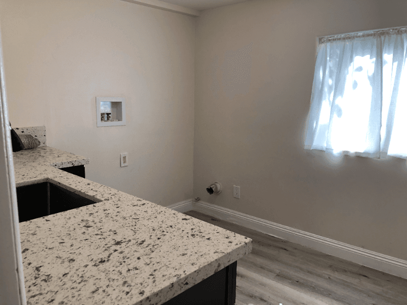 Crestline House: 22822 Azalia Ln
