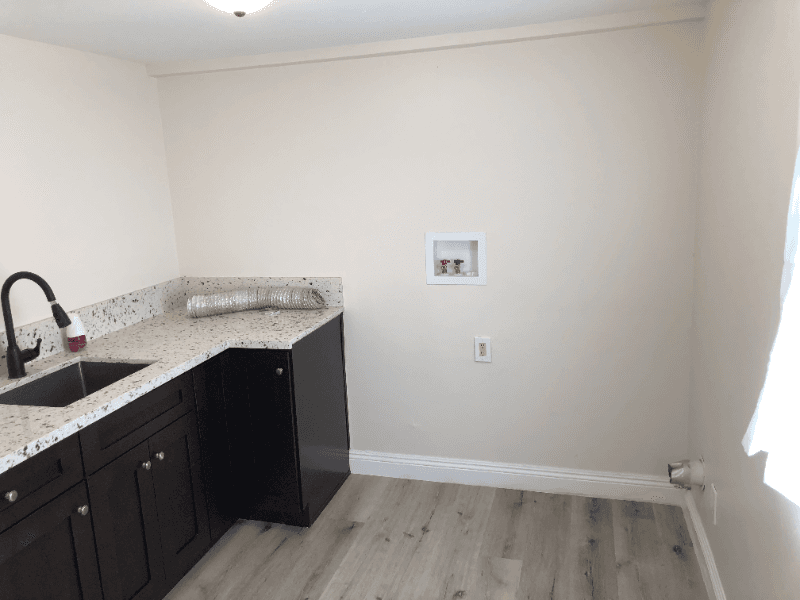 Crestline House: 22822 Azalia Ln