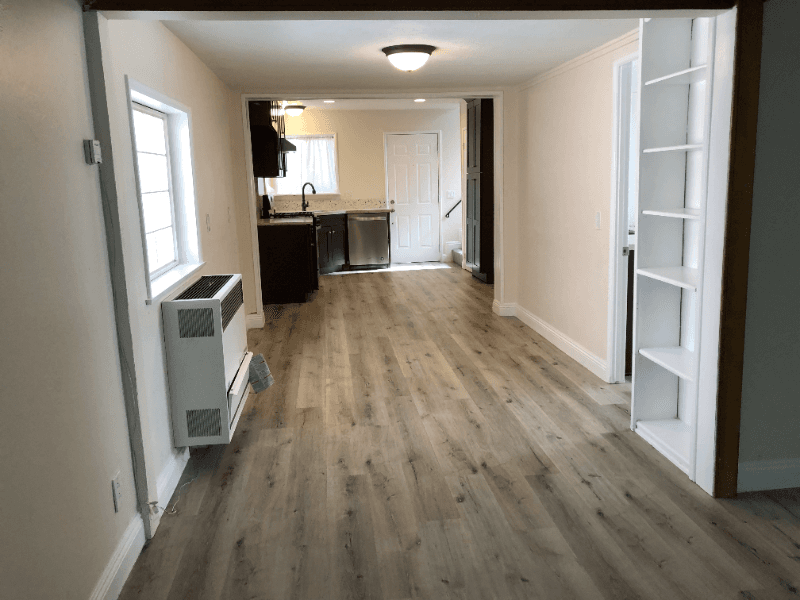 Crestline House: 22822 Azalia Ln