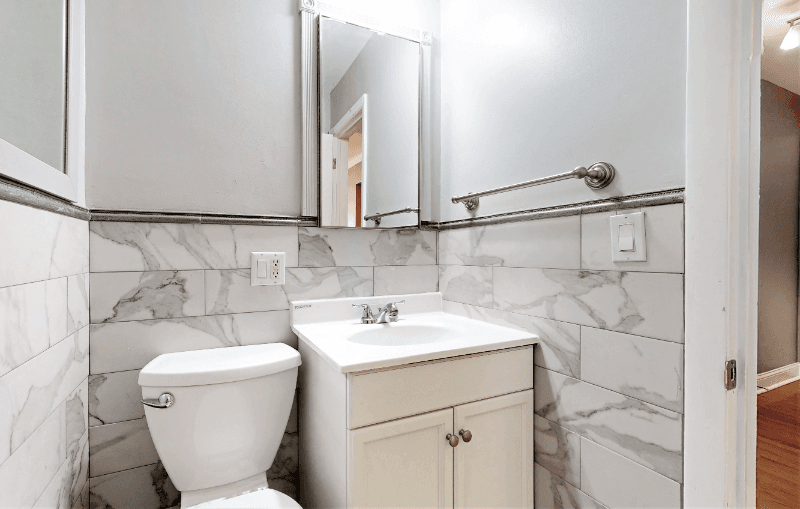 Chicago Condo: 2000 W Arthur Ave
